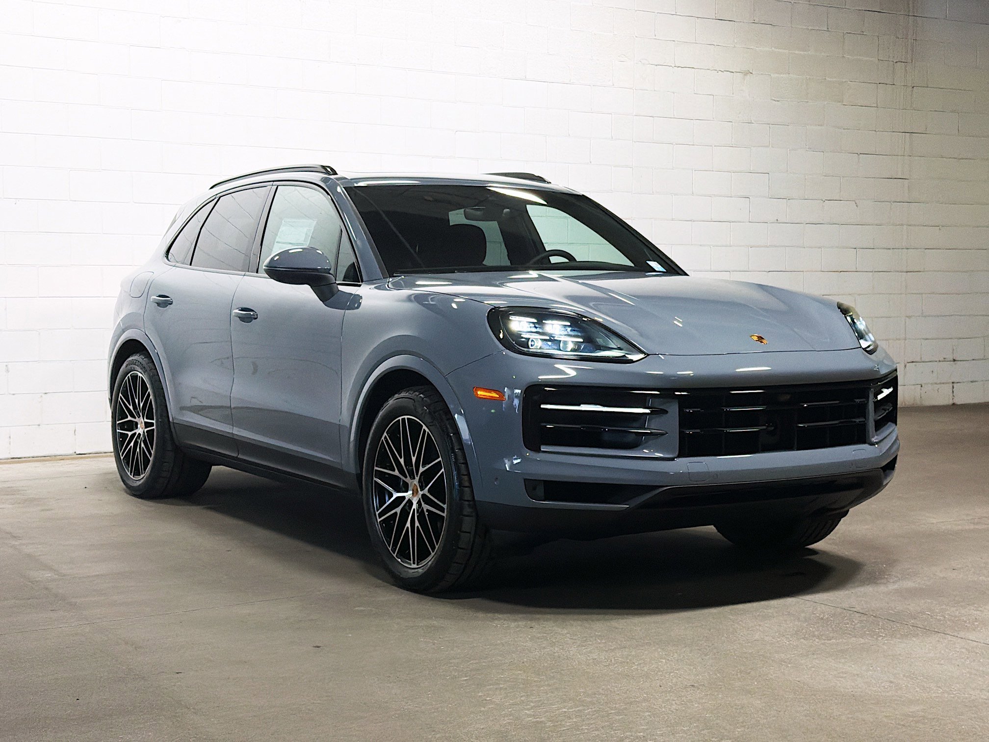 2026 Porsche Cayenne photo 3