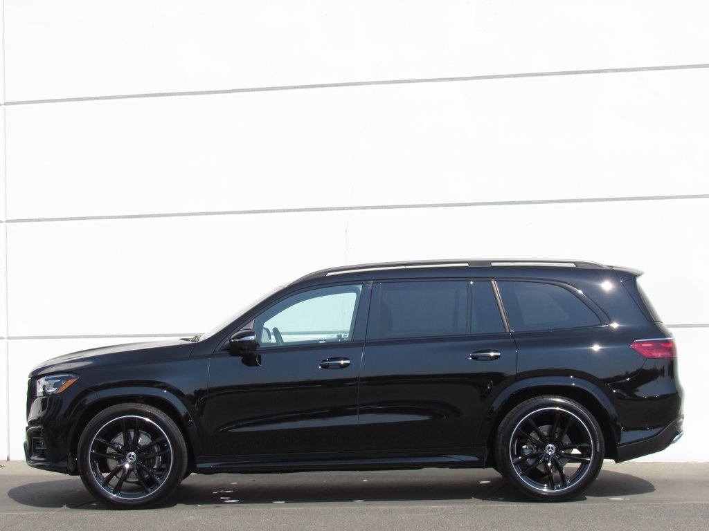 2025 Mercedes Benz GLS 450 4MATIC photo 4