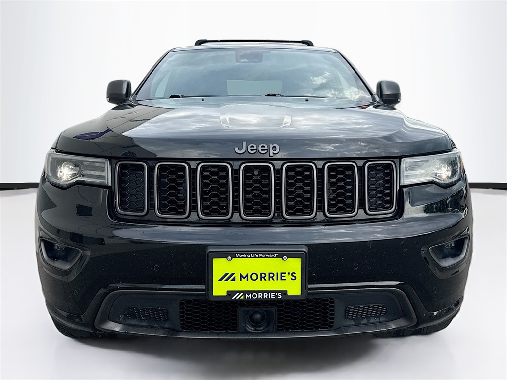 2021 Jeep Grand Cherokee Anniversary Edition photo 2