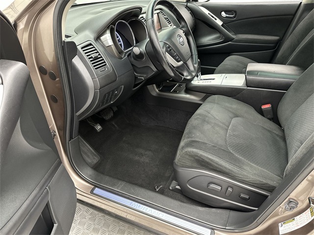 2012 Nissan Murano SV photo 3