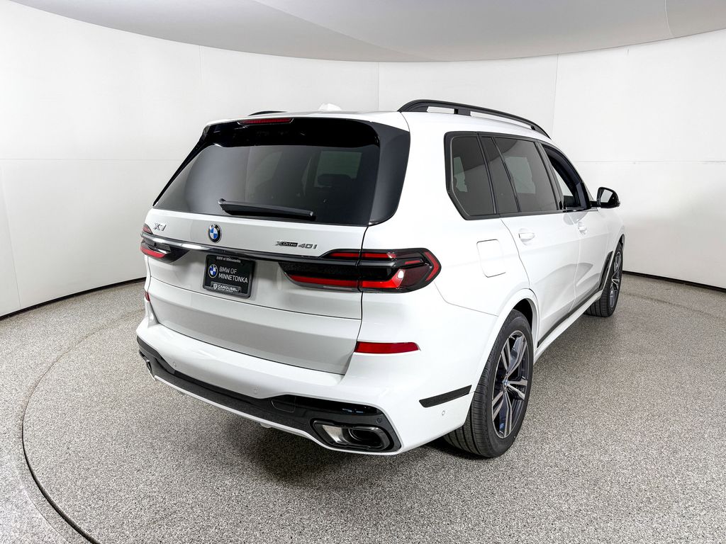 New 2026 Alpine White BMW xDrive40i image 2