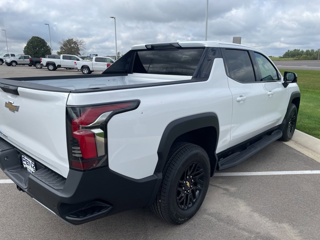 2026 Chevrolet Silverado EV LT photo 5