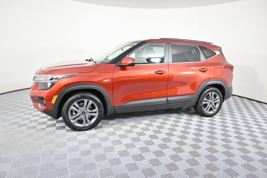 Used 2022 Kia Seltos S with VIN KNDEUCAAXN7297263 for sale in Forest Lake, Minnesota