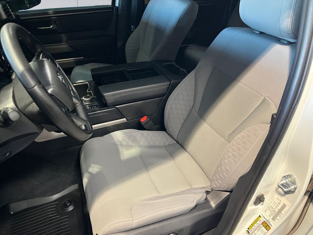 2025 Toyota Tundra SR5 photo 8