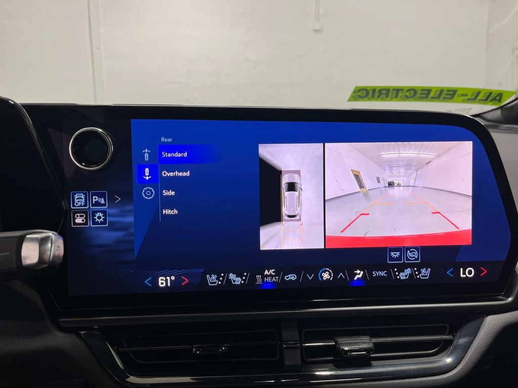 2024 Chevrolet Equinox EV 3LT photo 29