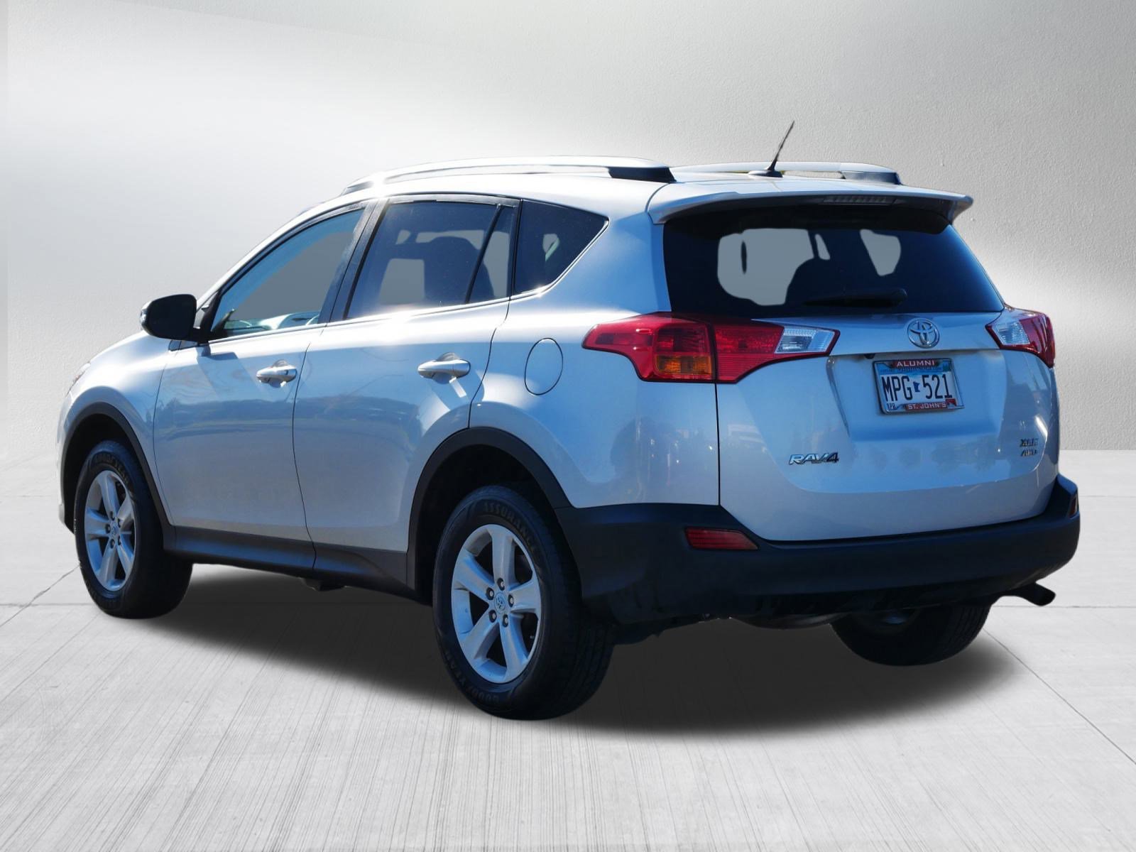 2013 Toyota RAV4 XLE photo 4
