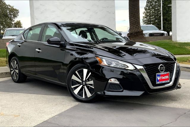 2022 Nissan Altima 2.5 SV photo 2