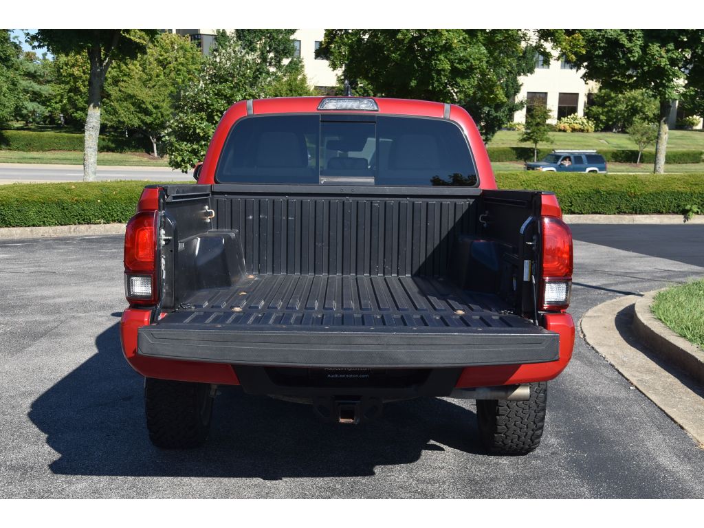 2019 Toyota Tacoma TRD 4x4 photo 18