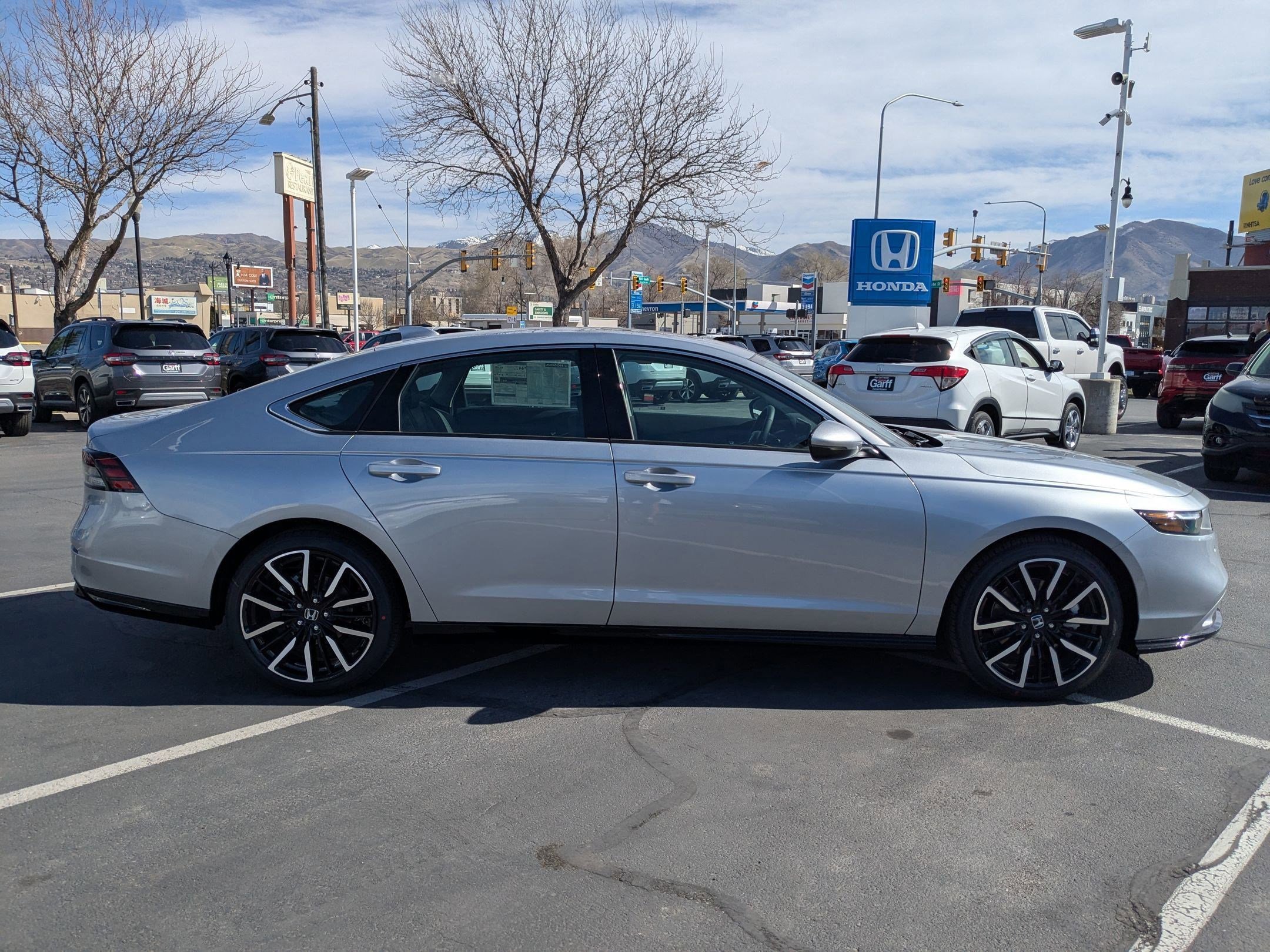 2025 Honda Accord Hybrid Touring photo 2