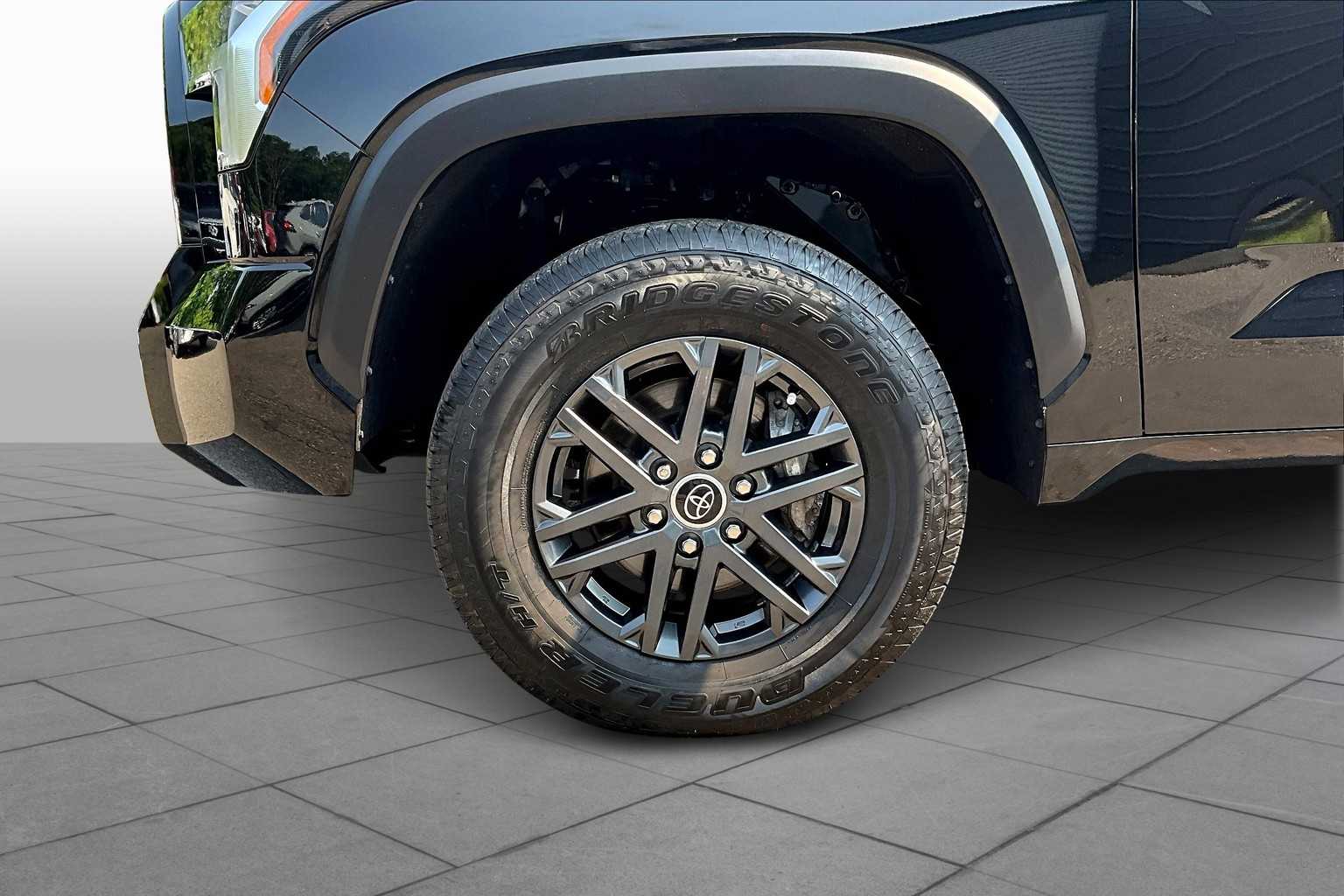 2024 Toyota Tundra SR5 CrewMax photo 10
