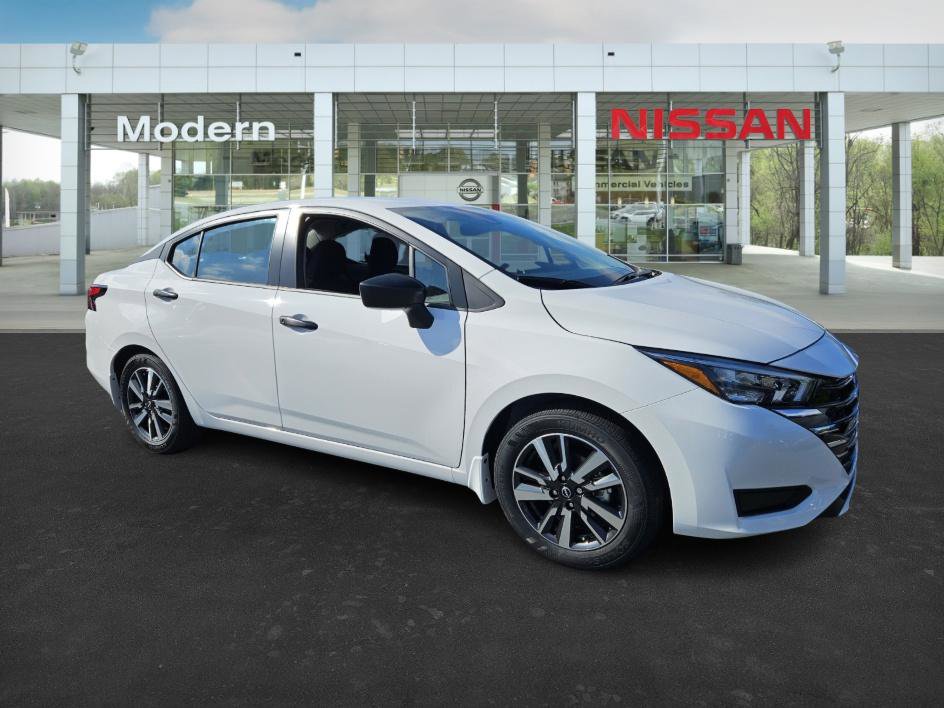2025 Nissan Versa S photo 2