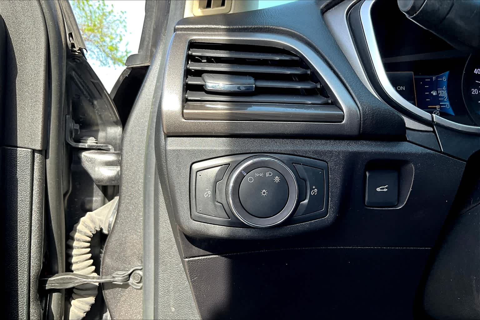2018 Ford Fusion SE photo 33
