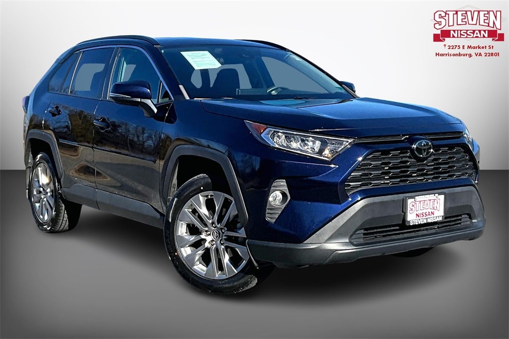 2020 Toyota RAV4 XLE's photo