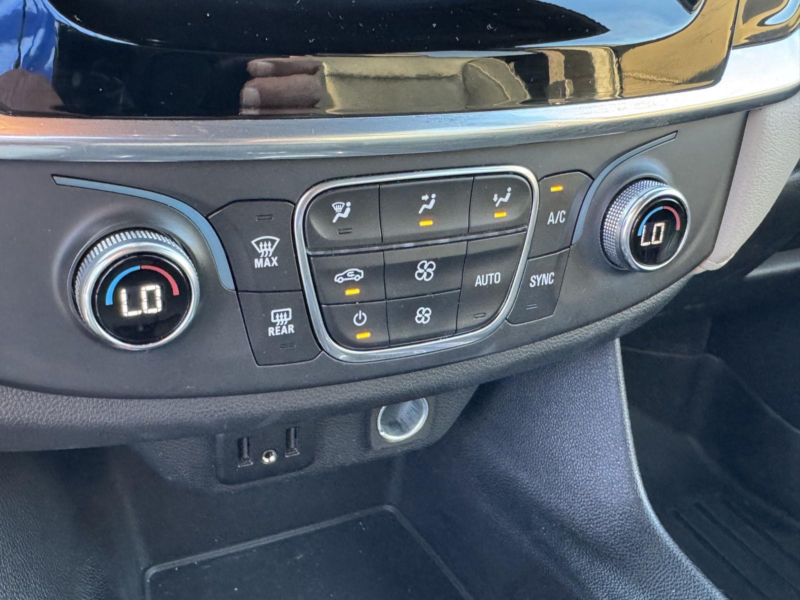 2022 Chevrolet Traverse LS photo 13