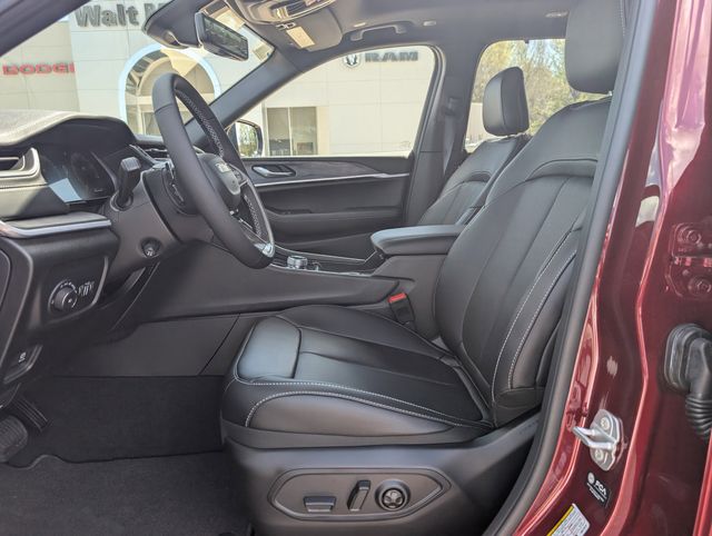 2025 Jeep Grand Cherokee Limited photo 11