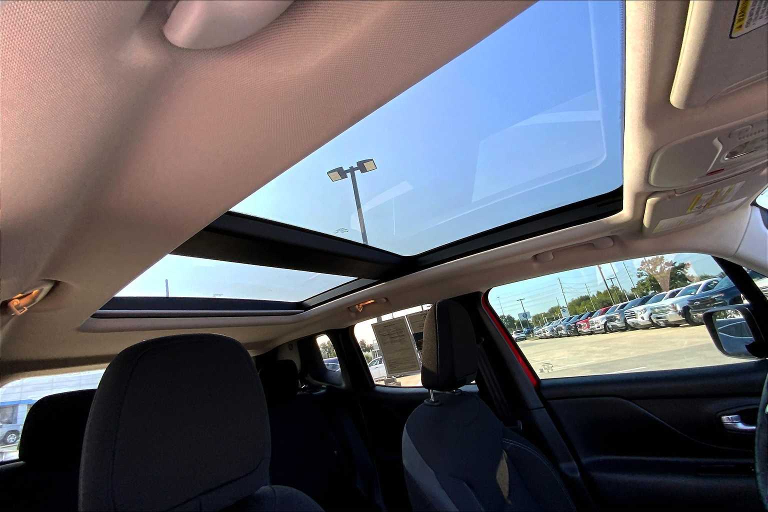 2023 Jeep Renegade Latitude photo 13