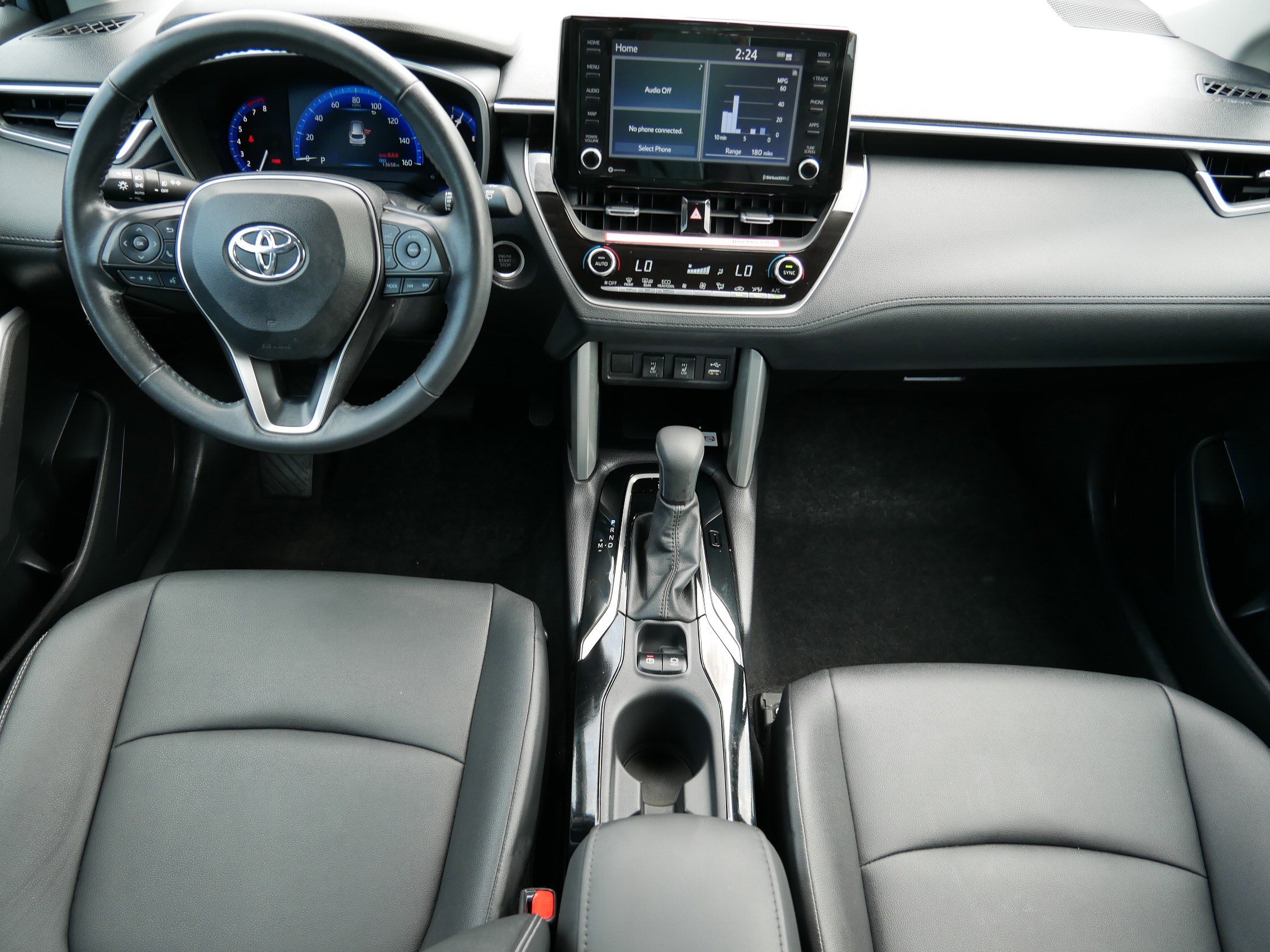 2022 Toyota Corolla Cross XLE photo 10