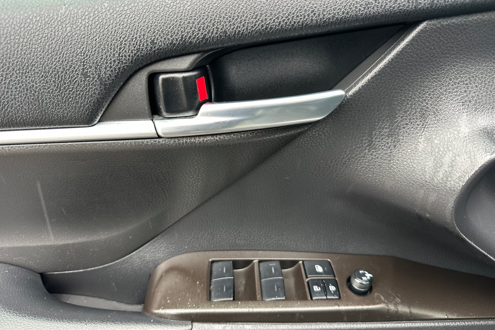 2022 Toyota Camry SE photo 10