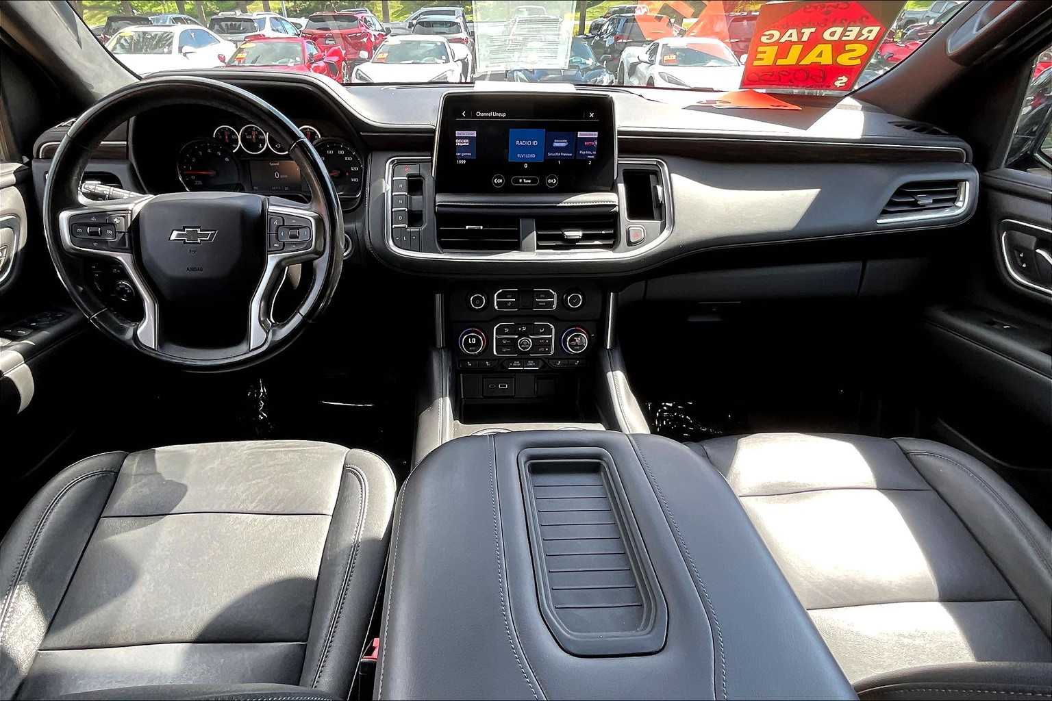 2021 Chevrolet Suburban Z71 photo 13