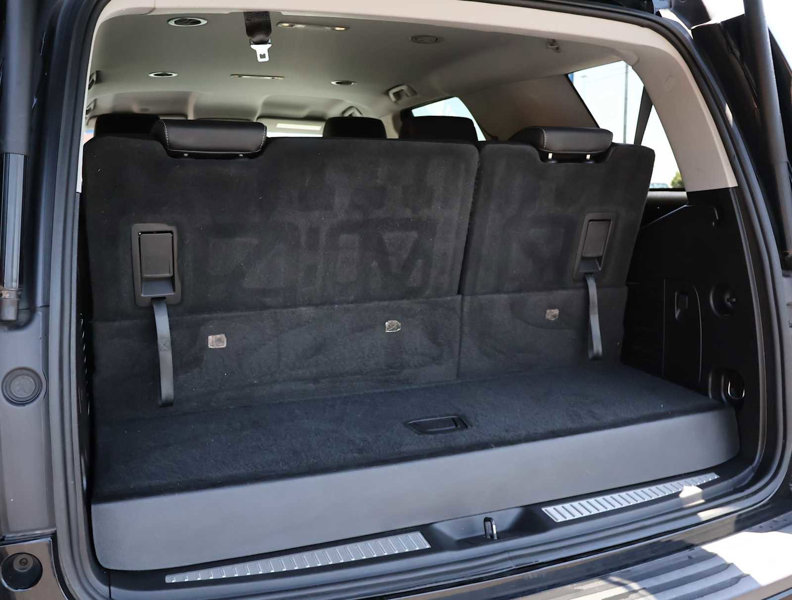 2019 Chevrolet Tahoe LT photo 17