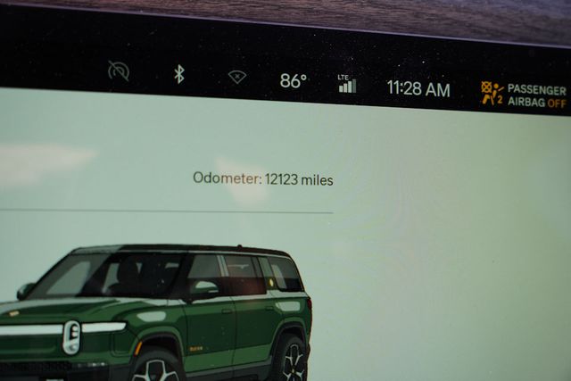 2023 Rivian R1S Adventure photo 29
