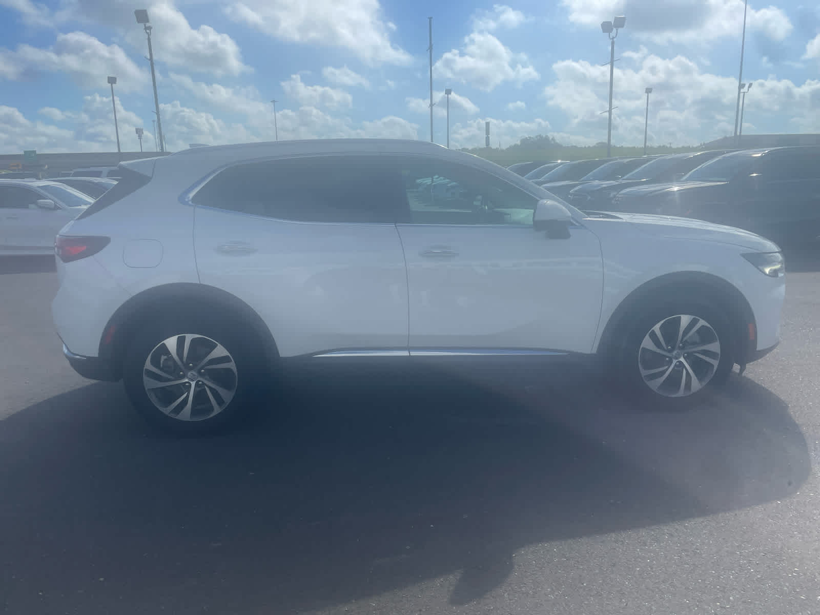 2023 Buick Envision Essence photo 4