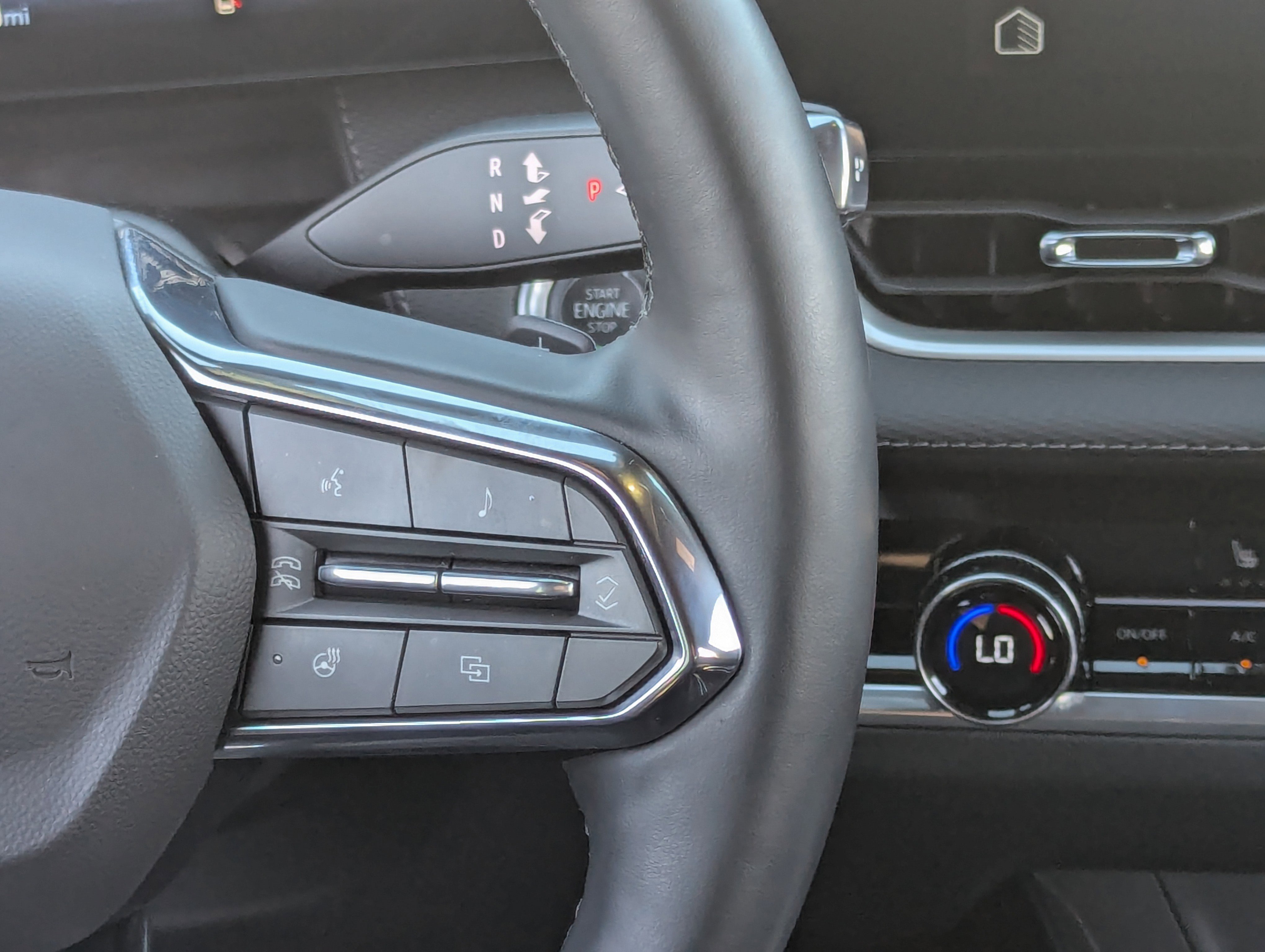 2025 Chevrolet Equinox LT photo 3