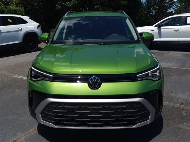 2025 Volkswagen Taos SE photo 2
