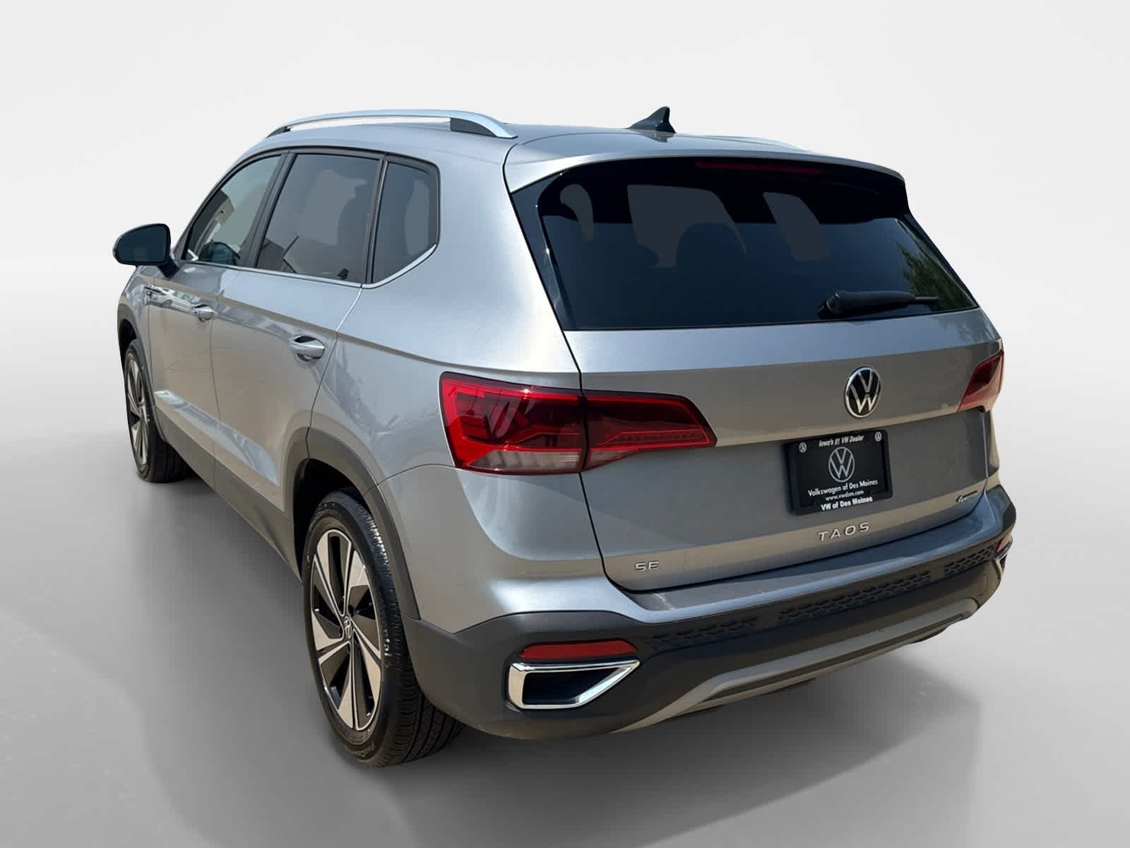 2024 Volkswagen Taos SE photo 4
