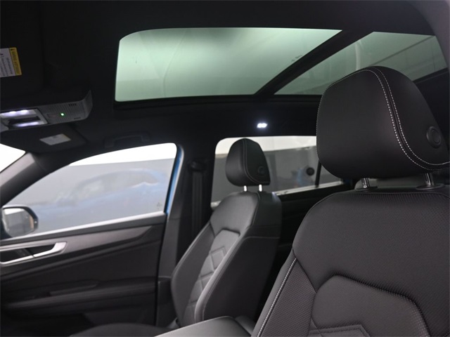 2024 Volkswagen Atlas Cross Sport SE Technology photo 2