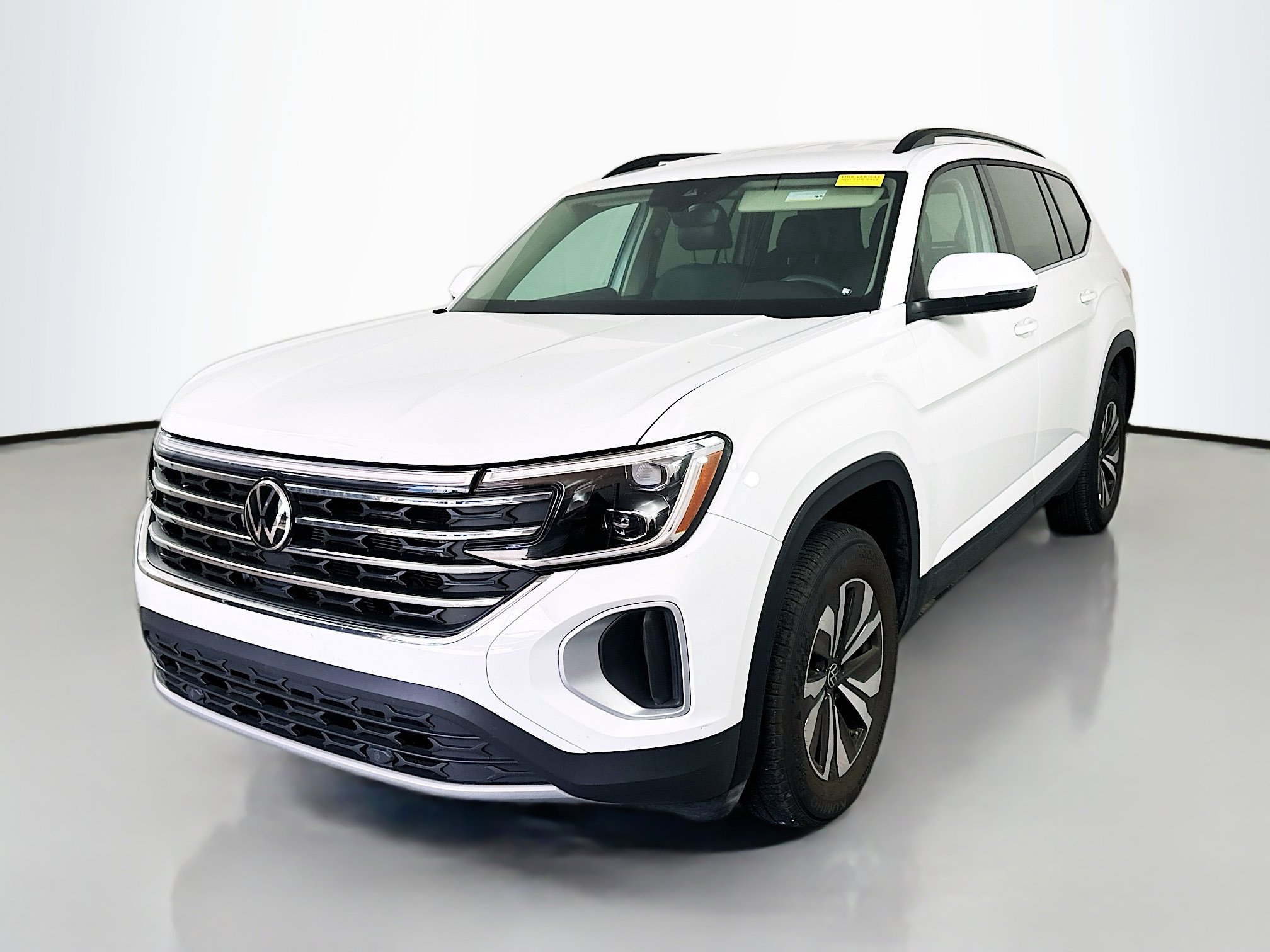 2024 Volkswagen Atlas SE photo 3