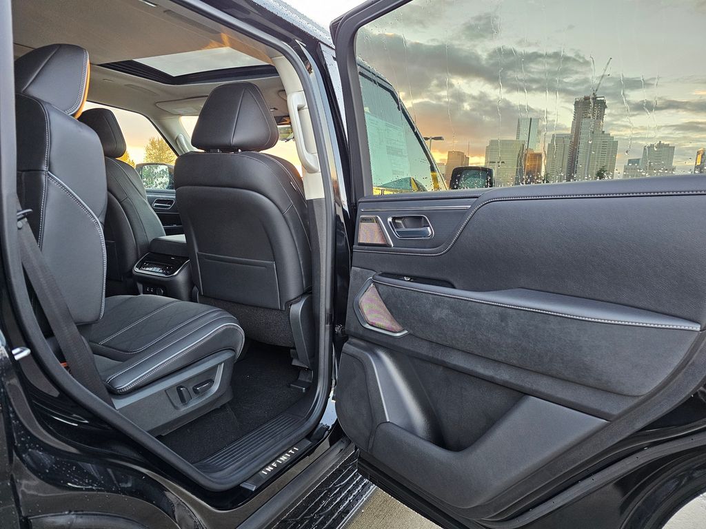 2025 Infiniti QX80 Sensory photo 11