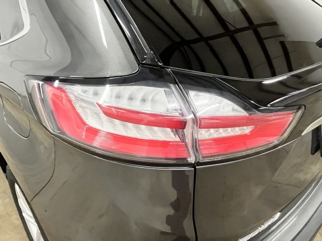 2019 Ford Edge SEL photo 7