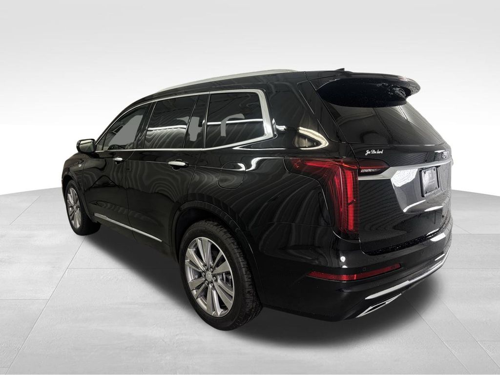 2025 Cadillac XT6 Premium Luxury photo 4
