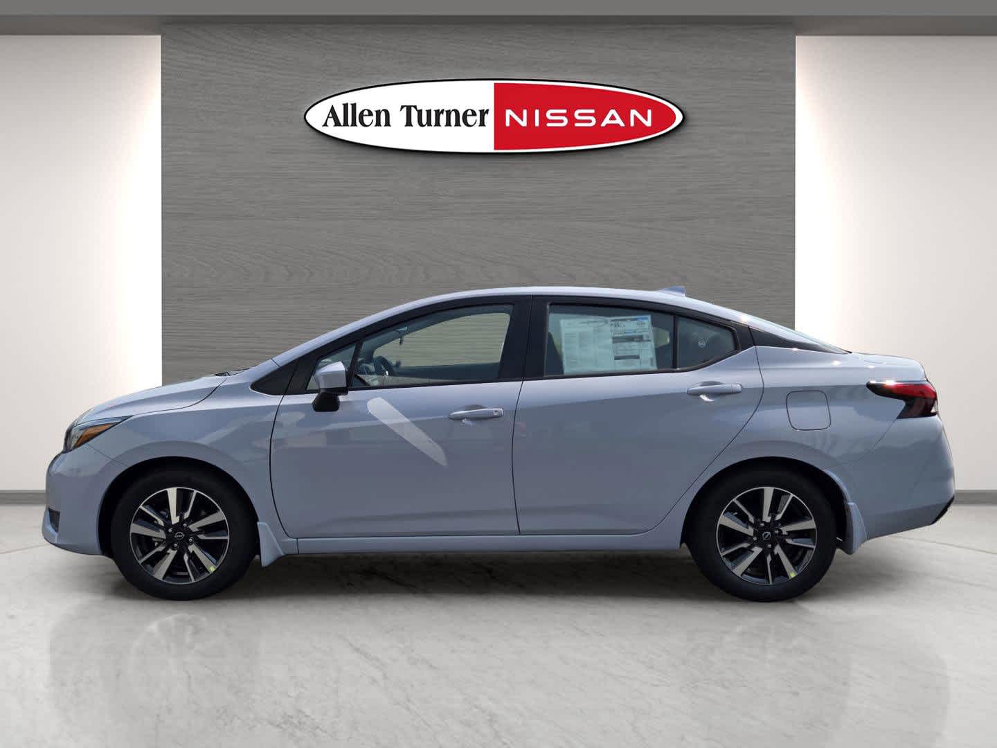 2025 Nissan Versa SV photo 10