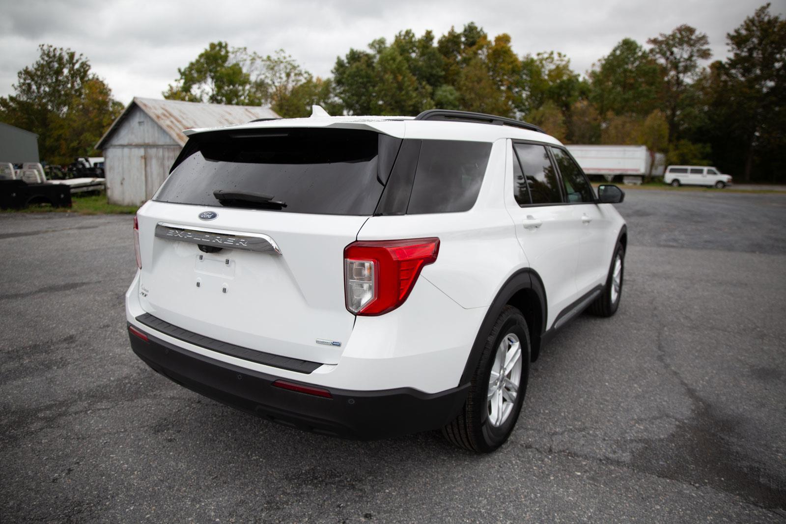 2020 Ford Explorer XLT photo 3