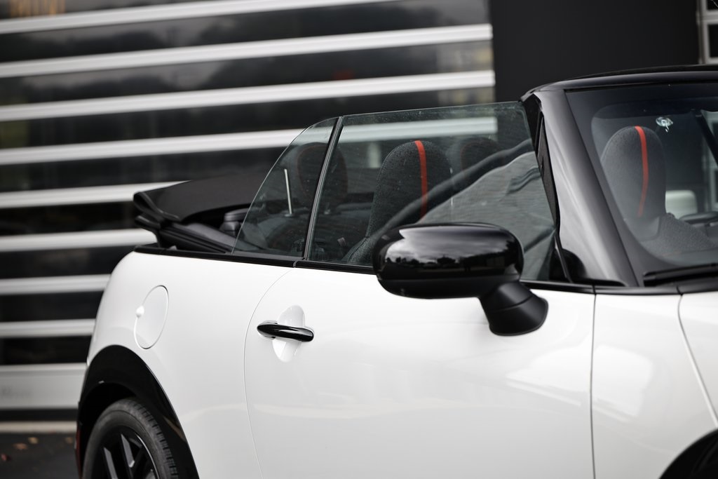 2026 Mini Cooper Convertible Iconic photo 3