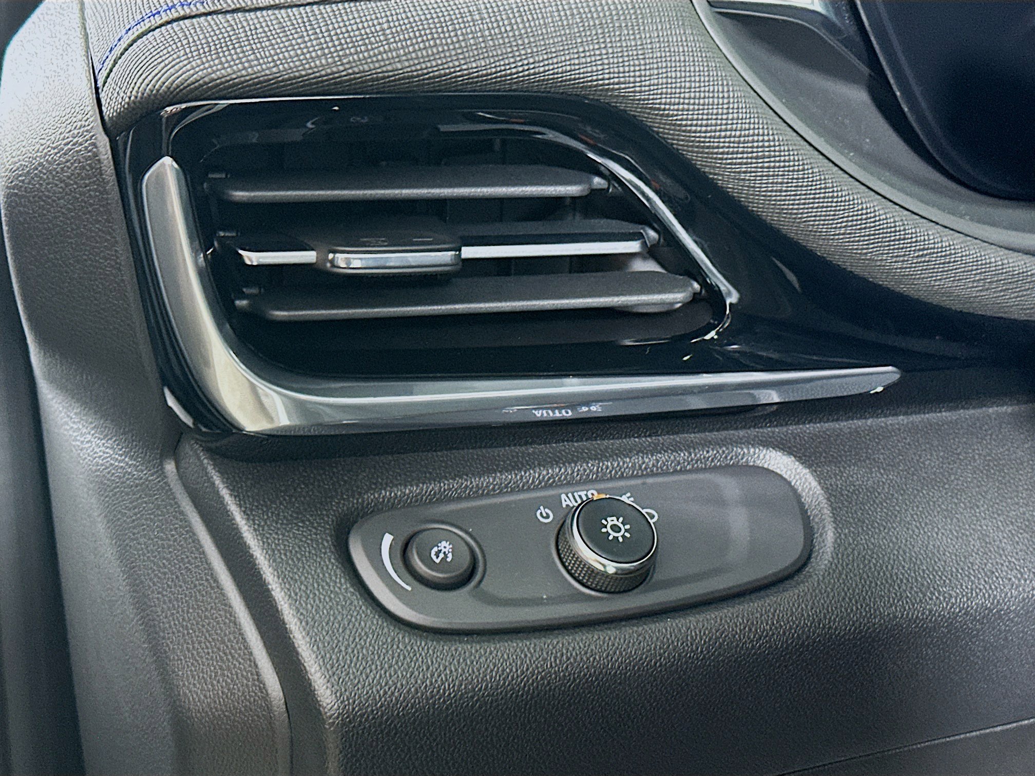 2024 Buick Envista ST photo 9
