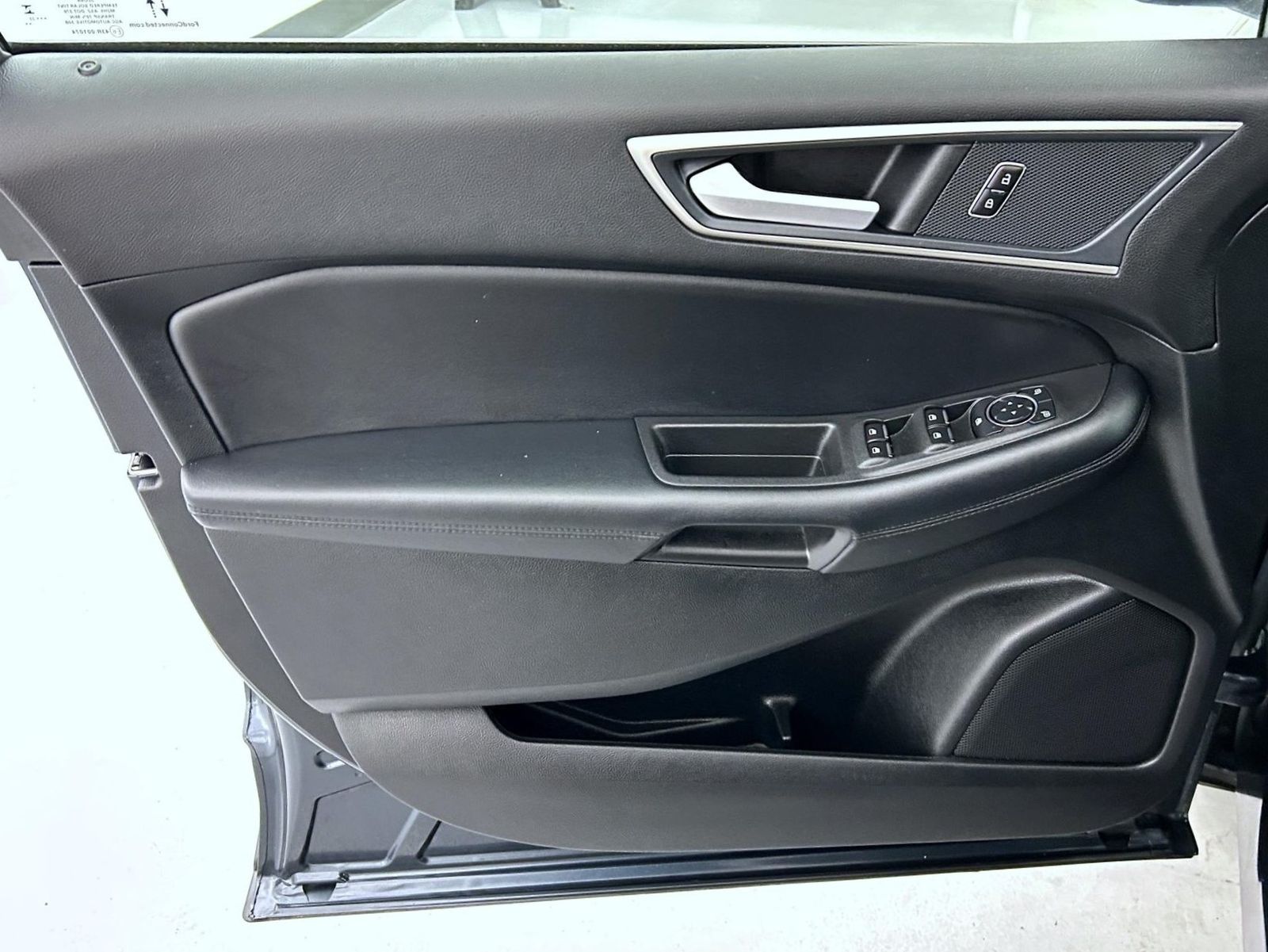 2023 Ford Edge SEL photo 9