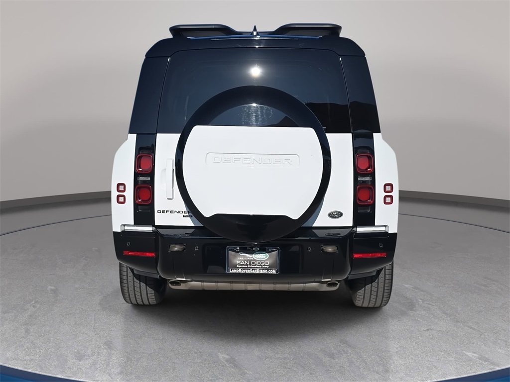 2023 Land Rover Defender 130 X-Dynamic SE photo 3