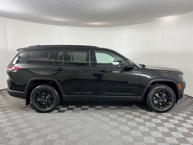 2025 Jeep Grand Cherokee Altitude photo 4