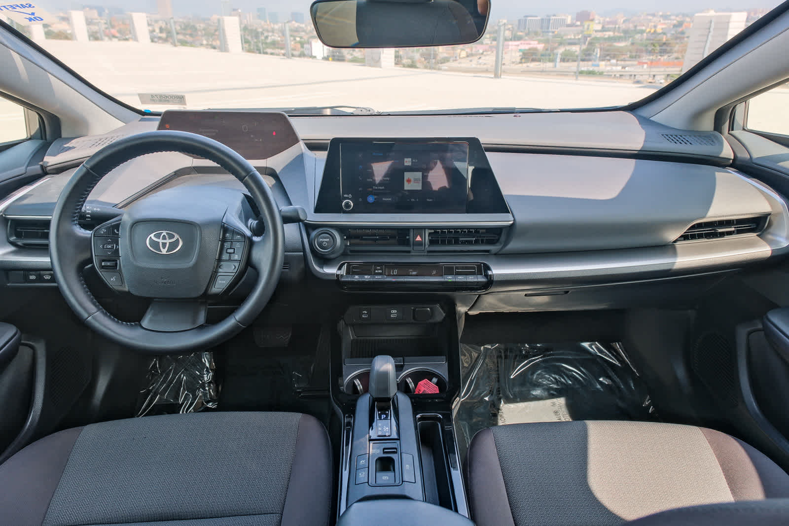 2023 Toyota Prius LE photo 13