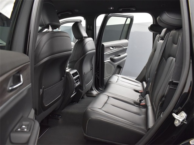 2025 Jeep Grand Cherokee Limited photo 5
