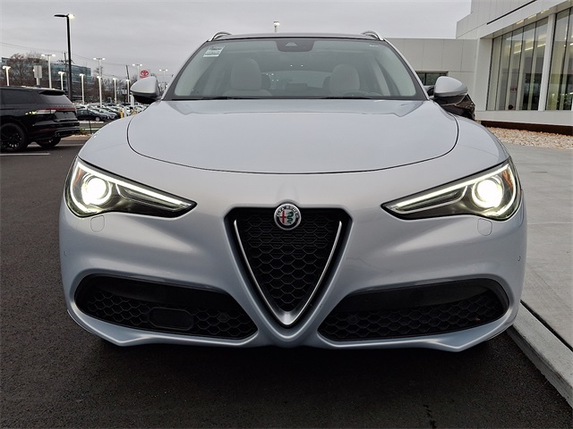 2020 Alfa Romeo Stelvio Ti photo 3