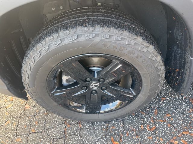 2021 Honda Ridgeline Black Edition photo 2