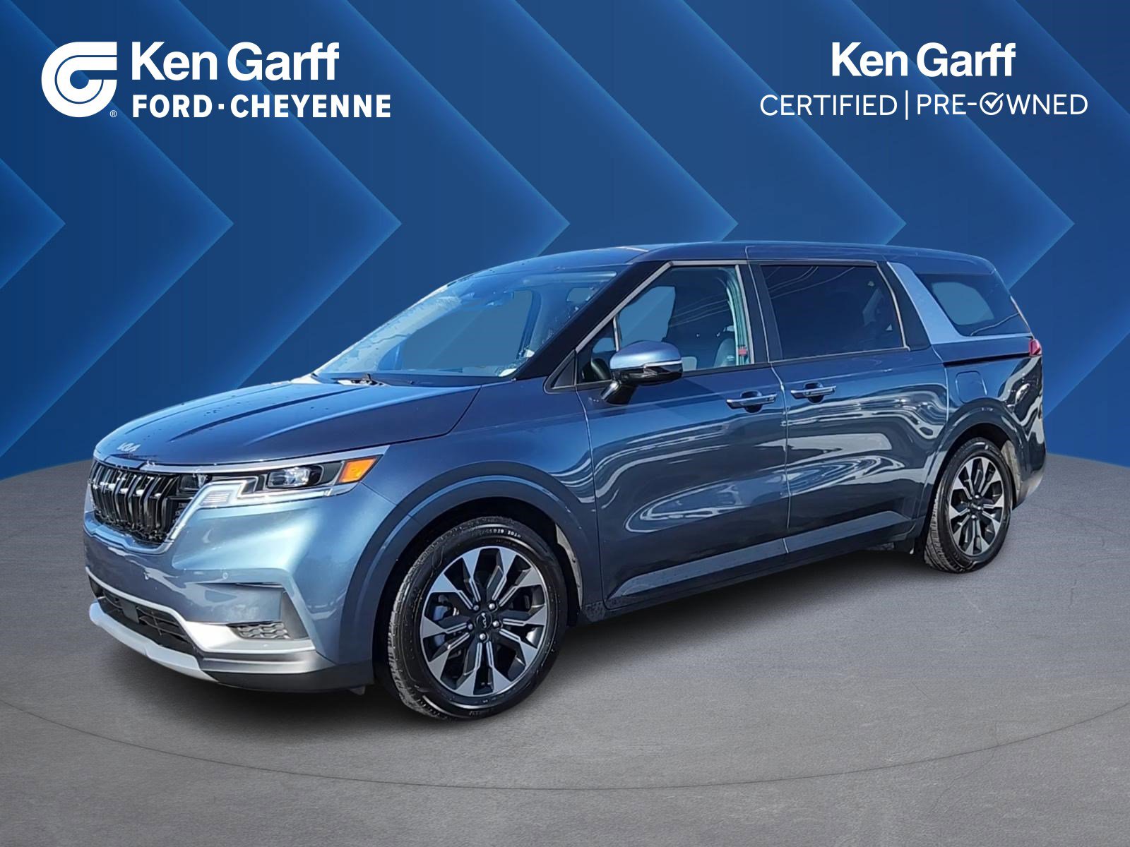 2024 Kia Carnival EX's photo