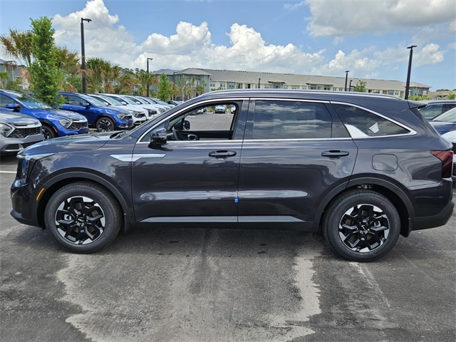 2025 Kia Sorento S photo 3