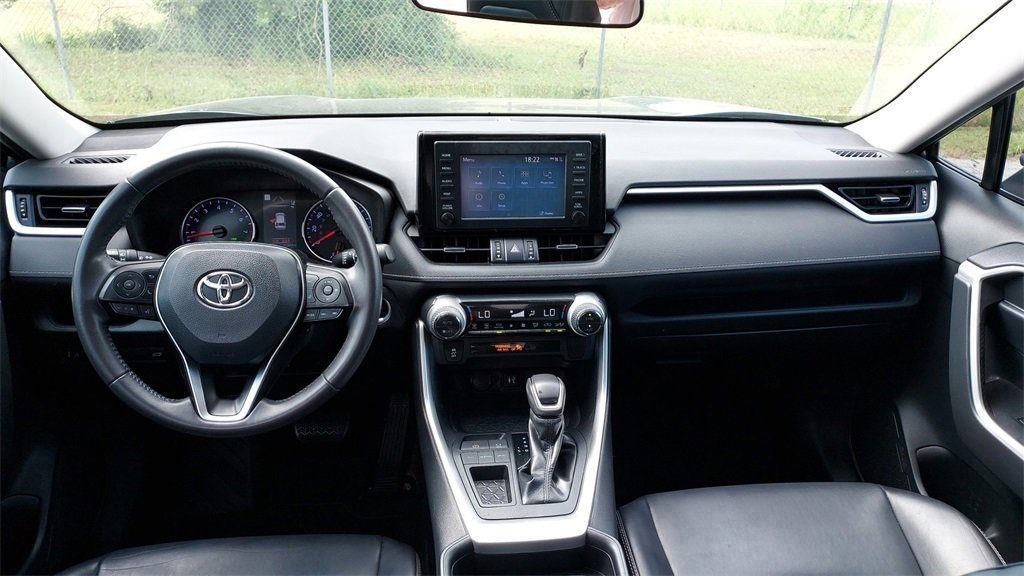 2019 Toyota RAV4 XLE Premium photo 22