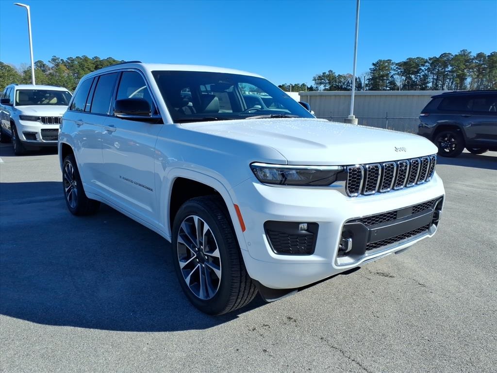 2025 Jeep Grand Cherokee Overland's photo