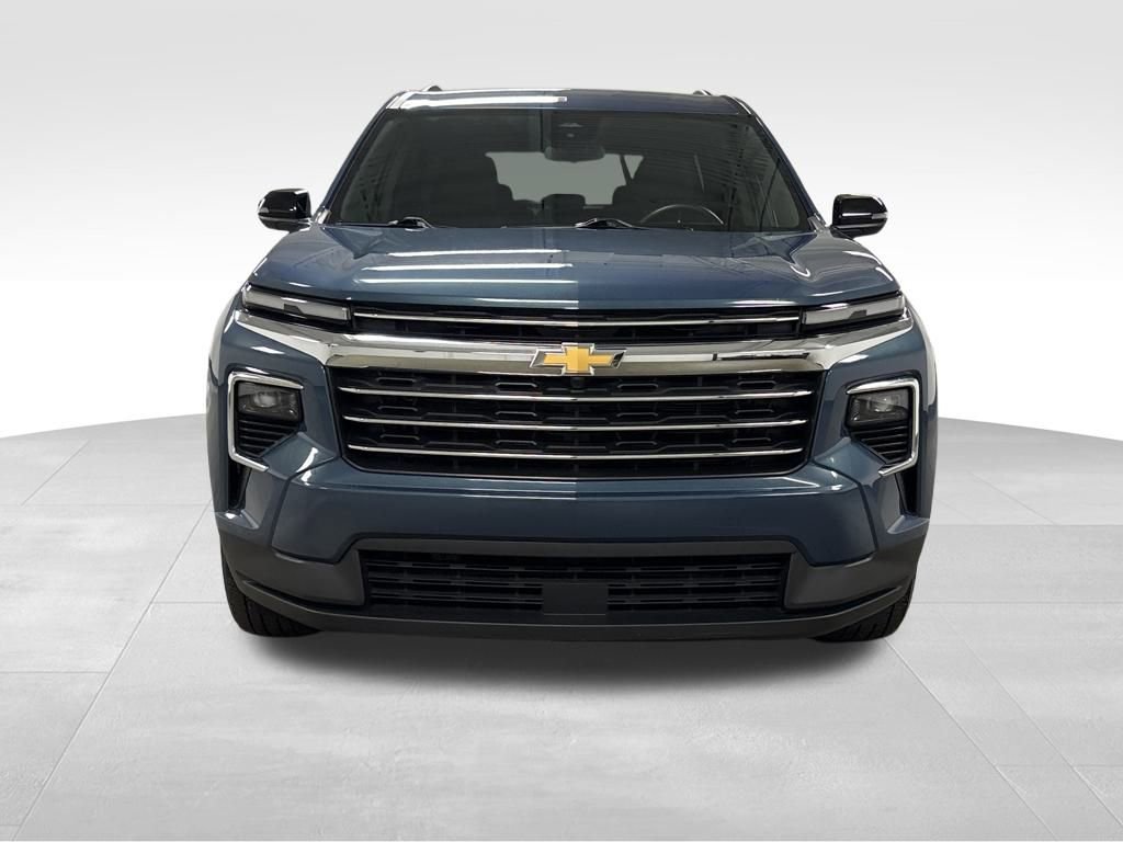 2025 Chevrolet Traverse photo 2